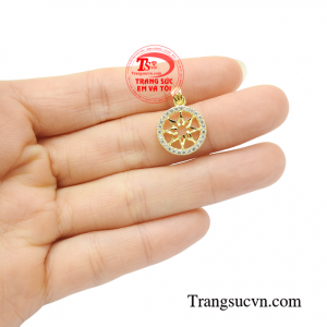 Mặt dây chuyền vàng sang trọng tinh tế