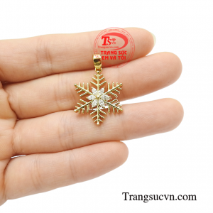 Mặt dây kim cương quý phái chất lượng.