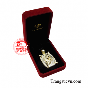 Mặt dây nam giới mạnh mẽ