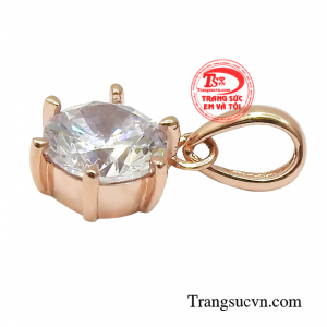 Chiếc mặt dây sẽ là sự lựa chọn tuyệt vời để làm quà tặng cho các nàng vào những dịp ý nghĩa.