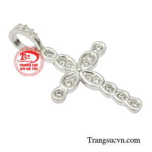 Sản phẩm được chạm khắc tinh xảo từ những người nghệ nhân. 