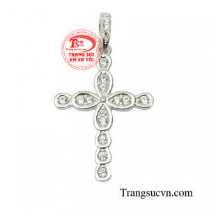 Hơn thế nữa, chiếc mặt thánh giá còn có ý nghĩa cực kỳ sâu sắc về đức tin của người theo đạo công giáo.