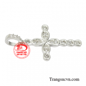 Khi diện món trang sức này bạn như được tiếp thêm sức mạnh từ Đức Chúa.