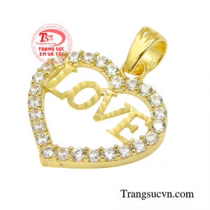 Do đó, khi yêu nhau, người ta thường tặng những trang sức có biểu tượng trái tim.