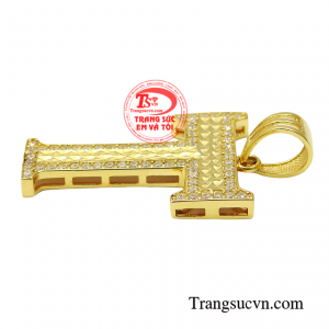 Sản phẩm có thể kết hợp cùng với dây chuyền vàng để giúp tăng thêm phần lịch lãm, mạnh mẽ cho nam giới.