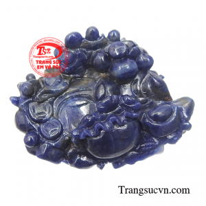 Đối với những người có quyền cao chức trọng thường sắm cho mình một chiếc mặt phật di lặc để thêm bạn, bớt thù giúp sự nghiệp được hanh thông, thuận lợi.