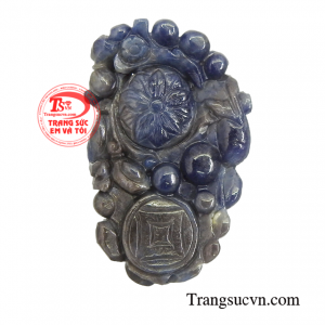 Mặt phật di lặc hoan hỉ được chế tác từ đá sapphire thiên nhiên cao cấp.
