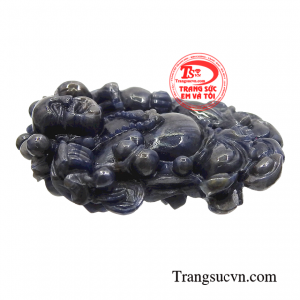 Khi đeo chiếc mặt dây này sẽ giúp mọi điều được an lạc, vui tươi, cuộc vui ấm no đủ đầy.