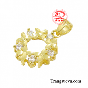 Chiếc mặt dây này sẽ là món quà xinh xắn để dành tặng cho người thân và bạn bè trong những dịp đặc biệt