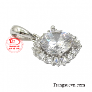 Đường nét tinh tế tô điểm thêm vẻ đẹp rạng ngời và thanh lịch đến cho phái đẹp.