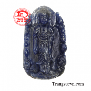 Mặt Phật A Di Đà an nhiên là hiện thân của an lành, của những điều tốt đẹp.
