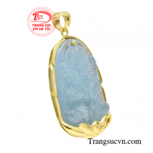 Đeo chiếc mặt dây này mang lại tài lộc, thịnh vượng, bình an, giải trừ những luồng khí tiêu cực cho người đeo.