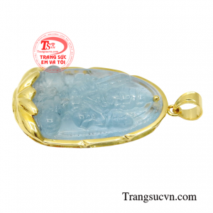 Chiếc mặt dây sẽ là món quà hoàn để dành tặng cho người mệnh thủy và mệnh mộc.