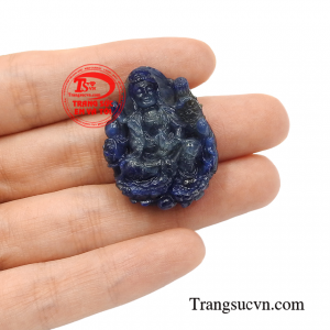 Với hình ảnh ngài đứng trên đài sen, tay trái cầm bình dương lộ, tay phải cầm cành dương liễu 