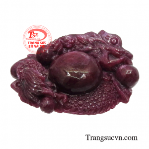 Rồng ngậm ngọc mang một đức tin cao lớn cho con người, là biểu tượng tài lộc, của cải dồi dào.