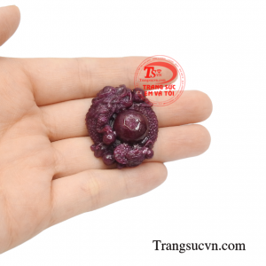 Mặt rồng ruby hưng thịnh hợp phong thủy.