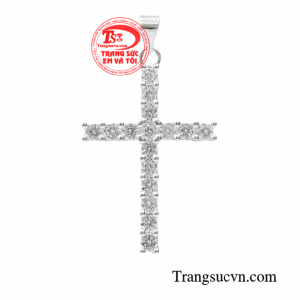 Mặt thánh giá bạc an lành chế tác tỉ mỉ trên chất liệubạc 925 sáng bóng, bền đẹp. 