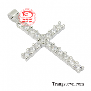 Biểu tượng thánh giá luôn nhắc nhở chúng ta Chúa cứu thế đã chịu khổ để chuộc tội cho nhân loại. 