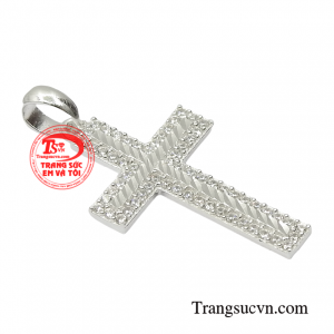 Sản phẩm này giúp các cô gái có thể thỏa sức phối cùng với những bộ trang phục cá tính. 