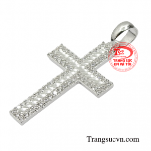 Mỗi một chiếc mặt dây đều ẩn chứa những ý nghĩa biểu tượng riêng