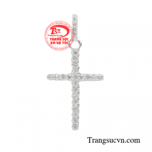 Mặt thánh giá bạc hộ mệnh thiết kế nhỏ xinh. 