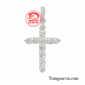 Mặt thánh giá tinh xảo thiết kế lạ mắt, trẻ trung và cá tính, thích hợp với nhiều độ tuổi.