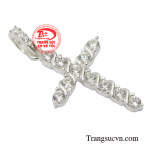 Chiếc mặt dây sẽ là món quà tặng đặc biệt được mong chờ vào những dịp ý nghĩa.