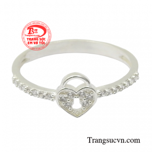 Còn gì ý nghĩa hơn khi chính bạn trao chiếc nhẫn này cho nửa kia của mình.