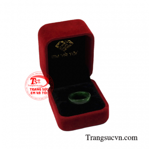 Sản phẩm có giấy kiểm định đá quý uy tín, đảm bảo chất lượng.