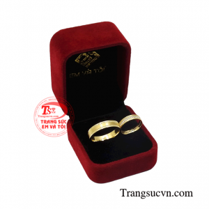 Nhẫn cưới vàng tây sắc son tinh tế.