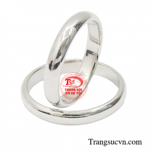 Đôi nhẫn cưới là minh chứng cho tình yêu đôi lứa đơm hoa kết trái, tượng trưng cho sự thủy chung, bền lâu