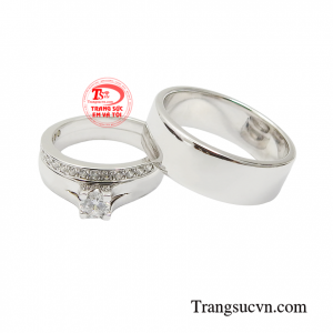 Nhẫn cưới vàng trắng phong cách 10k là mẫu nhẫn cưới đang được rất nhiều khách hàng ưa chuộng hiện nay