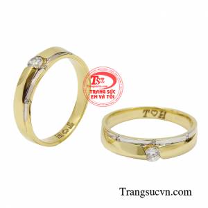 Nhẫn cưới còn thay lời cam kết yêu thương và cũng là sự tin tưởng tuyệt đối dành cho đối phương. 