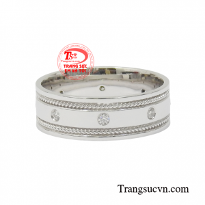 Với chiếc nhẫn kim cương này giúp người đeo thêm nổi bật và thời trang