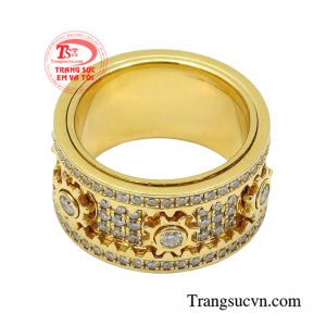 Đây có lẽ là món trang sức ưa chuộng của giới thượng lưu không chỉ thể hiện địa vị xã hội mà còn đem lại may mắn cho phái mạnh.