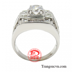 Với điểm nhấn trung tâm là viên đá CZ to chính giữa giúp thu hút ánh nhìn của những người xung quanh. 