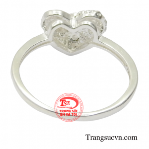 Đặc biệt chiếc nhẫn này rất thích hợp làm quà tặng bạn bè và người thân yêu của bạn.