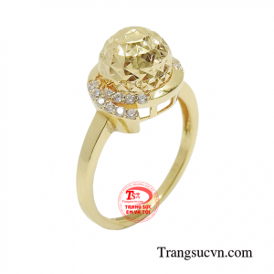 Nhẫn nữ phay sáng độc đáo thiết kế với kiểu dáng độc đáo giúp tôn lên nét thanh lịch cho người đeo