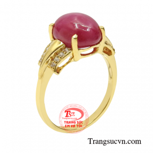 Nhẫn nữ ruby sao tinh tế là sự kết hợp tinh tế giữa vàng 14k và đá Ruby thiên nhiên cao cấp.
