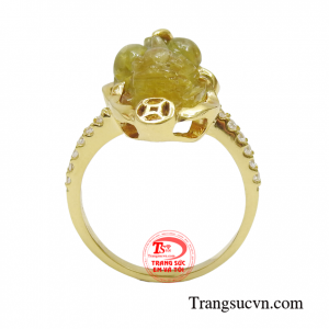 Bởi tỳ hưu là linh vật mang ý nghĩa lớn lao, có tác dụng xua đuổi tà khí và mang lại sự may mắn, tài lộc, bình an cho gia chủ