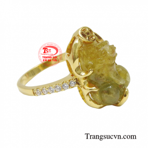 Đeo nhẫn tỳ hưu là một lựa chọn khôn khéo để giúp bản thân chiêu tài đắc lộc hơn trong cuộc sống