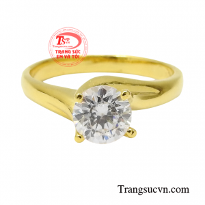 Với thiết kế không cần quá cầu kì nhưng vẫn đủ để phô diễn từng đường nét thanh tú cho người đeo.