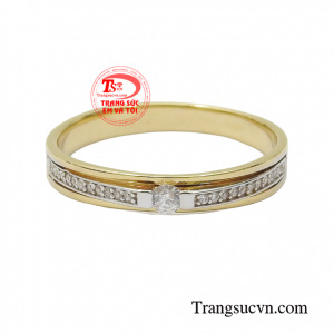 Chiếc nhẫn này không kén người đeo mang lại nét trẻ trung, cá tính cho người sử dụng