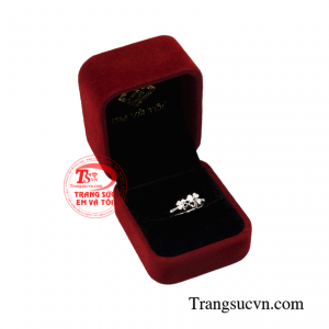 Nhẫn vàng trắng dễ thương uy tín.