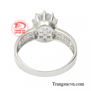 Nhẫn vàng trắng nữ giới trang nhã chất lượng.