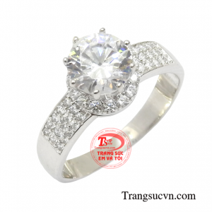 Chiếc nhẫn nữ tinh tế giao hàng trên toàn quốc.