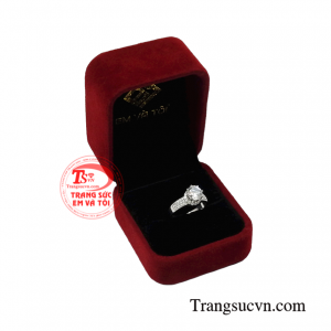 Nhẫn vàng trắng nữ giới trang nhã bảo hành uy tín.