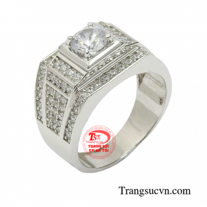 Nhẫn vàng trắng gần đây là xu hướng trang sức đang được yêu thích bởi chúng toát lên được vẻ sành điệu và thời thượng đến cho người đeo