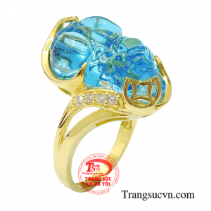 Nhẫn vàng tỳ hưu phúc lộc được chế tác từ vàng 10k chạm khắc tỳ hưu phong thủy. 