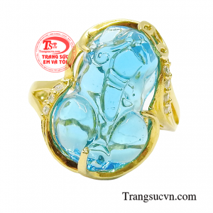 Khi đeo trang sức từ tỳ hưu bạn sẽ nhanh chóng thăng tiến, làm ăn phát đạt. 